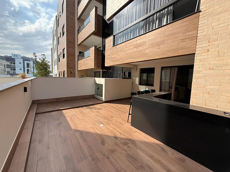 Cód 27 - Apartamento térreo com jacuzzi e área gourmet na Pr
