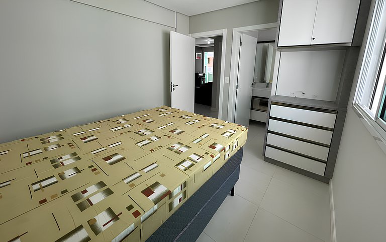 cód 28 - Apartamento á 280 m do Mar