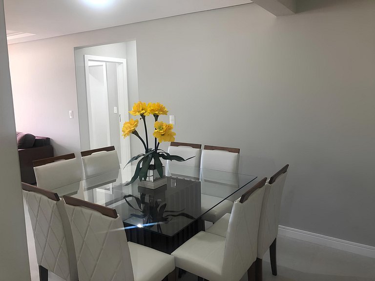 cód 28 - Apartamento á 280 m do Mar