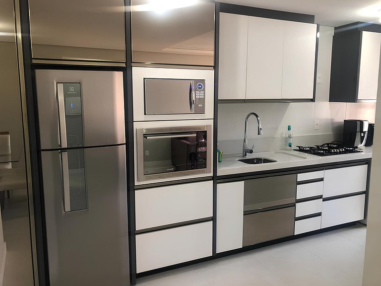 cód 28 - Apartamento á 280 m do Mar