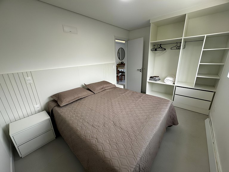 Cód 29 - Apartamento elegante no Oasis do Atlântico com pisc