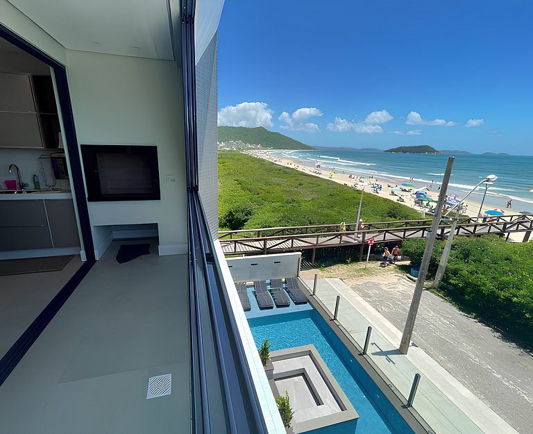cód 30 - Apartamento magnífico frente mar