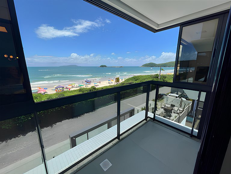 cód 30 - Apartamento magnífico frente mar