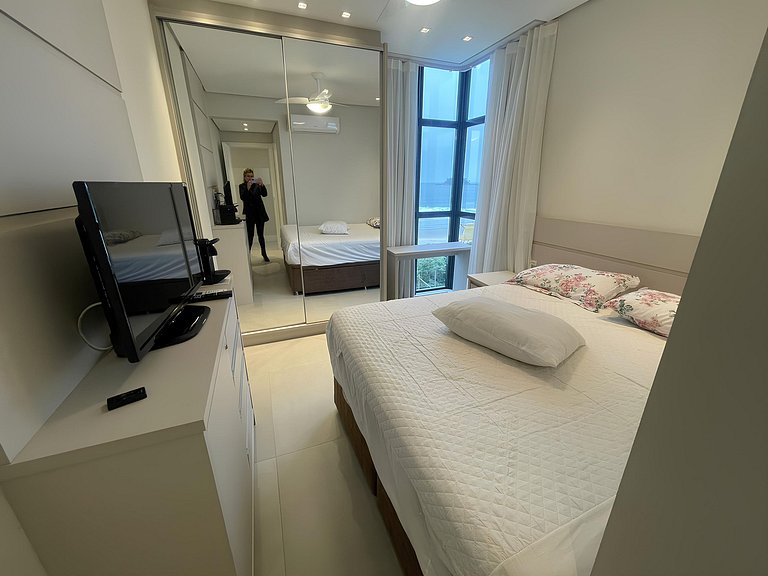 cód 30 - Apartamento magnífico frente mar