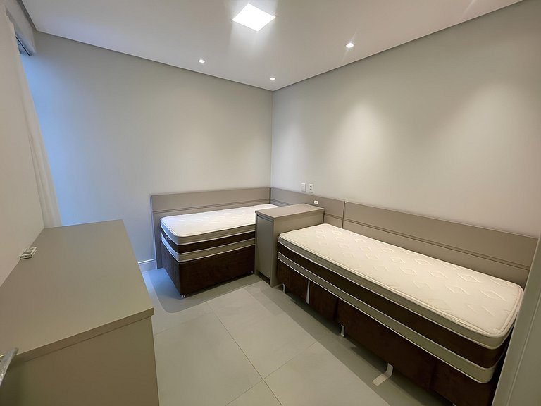 cód 30 - Apartamento magnífico frente mar