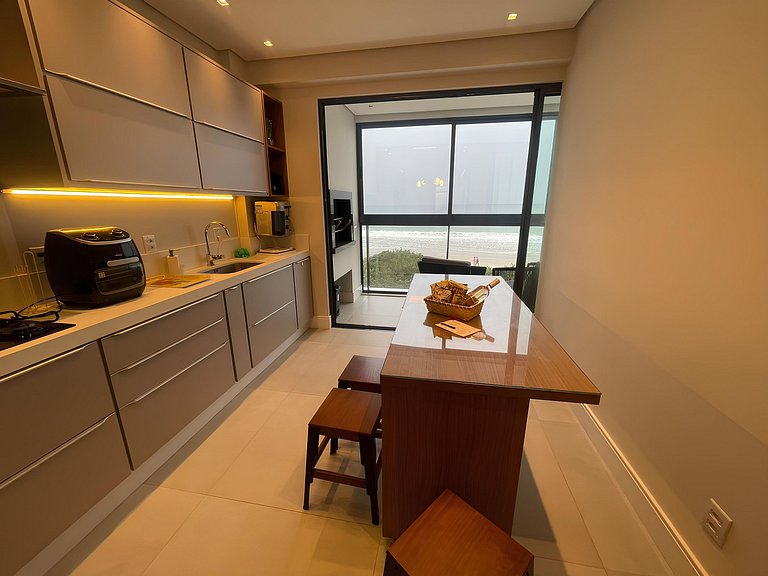 cód 30 - Apartamento magnífico frente mar