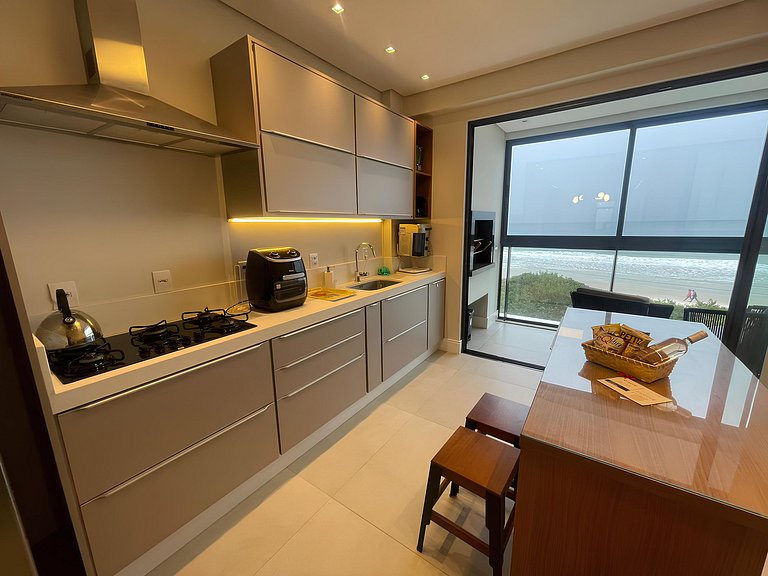 cód 30 - Apartamento magnífico frente mar