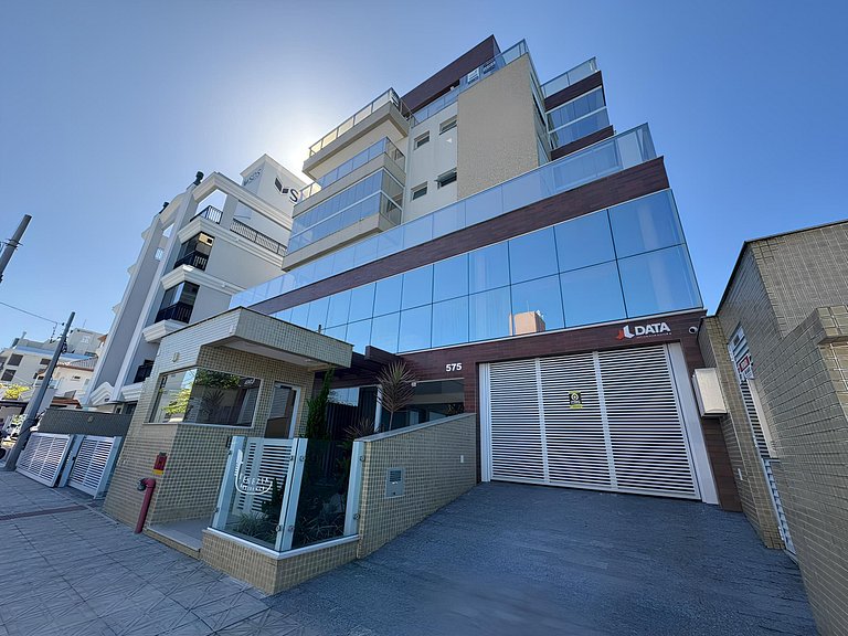 cód 31 - Apartamento 3 dormitórios frente mar