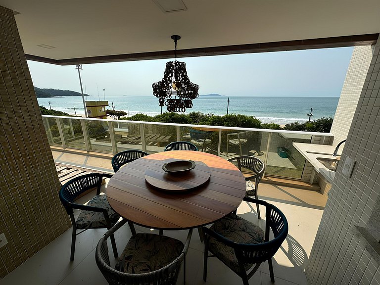 cód 31 - Apartamento 3 dormitórios frente mar
