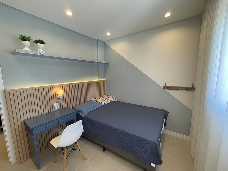cód 32 - Apartamento á 100 m do mar com vista