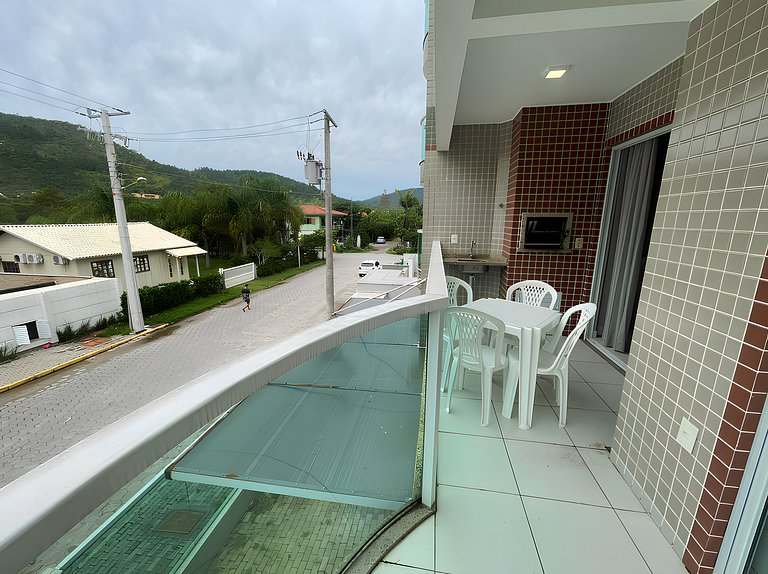 Cód 35 - Apartamento a 80 metros do Mar