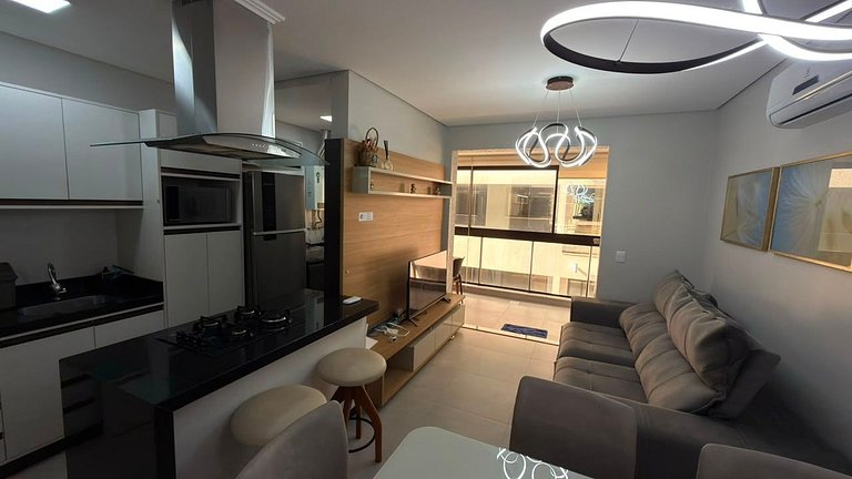 Cód 98 - Belissímo apartamento á 280m do mar