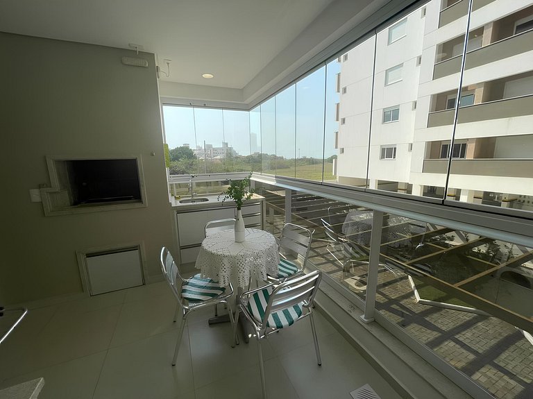 Cód 53 - Apartamento amplo com 2 suítes
