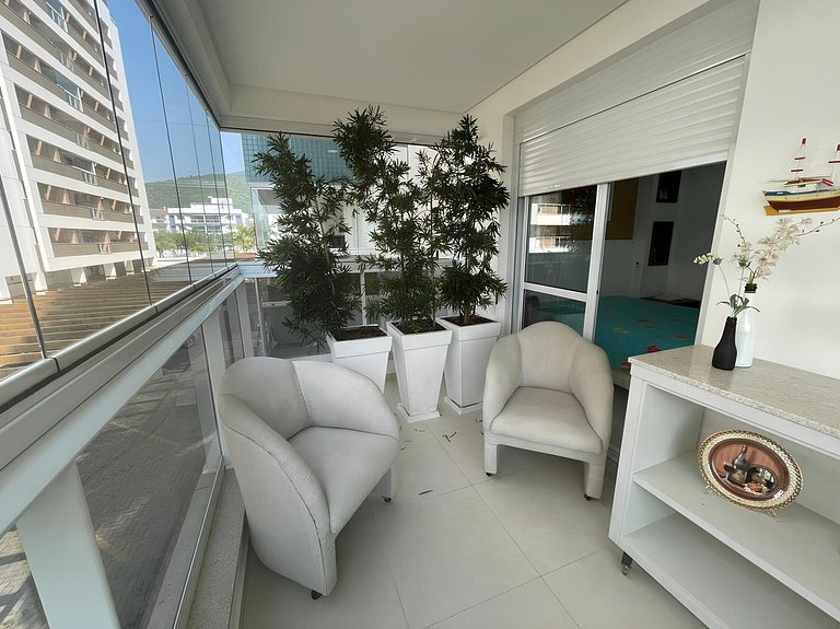 Cód 53 - Apartamento amplo com 2 suítes