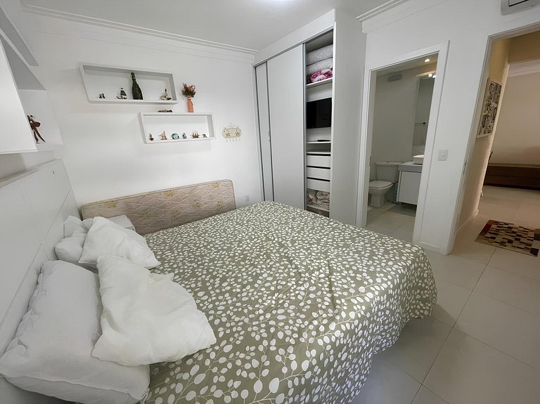 Cód 53 - Apartamento amplo com 2 suítes