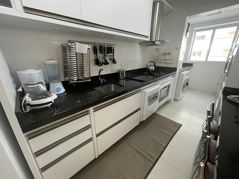 Cód 53 - Apartamento amplo com 2 suítes