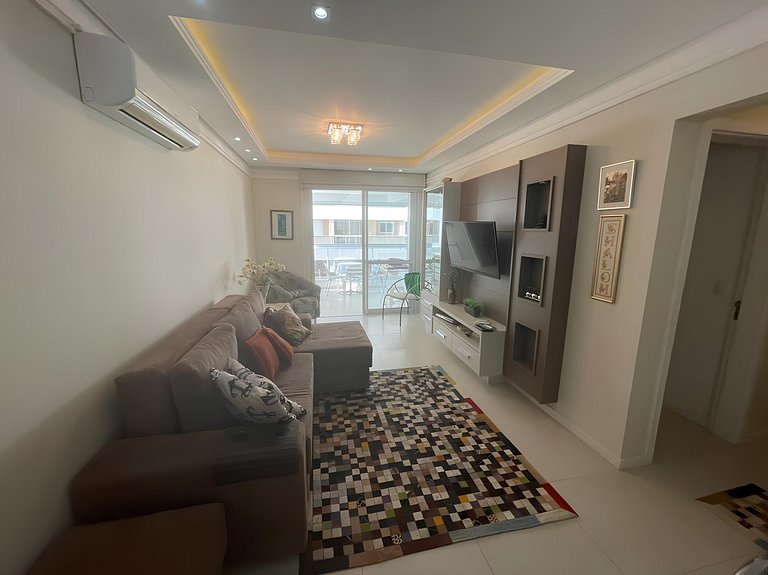 Cód 53 - Apartamento amplo com 2 suítes