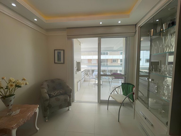 Cód 53 - Apartamento amplo com 2 suítes
