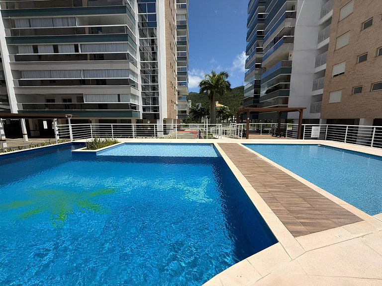 cód 56 - Apartamento á 300M do mar