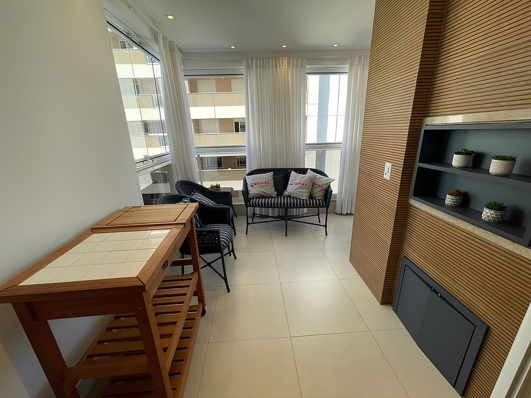 cód 56 - Apartamento á 300M do mar