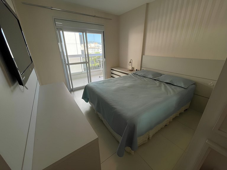 cód 56 - Apartamento á 300M do mar