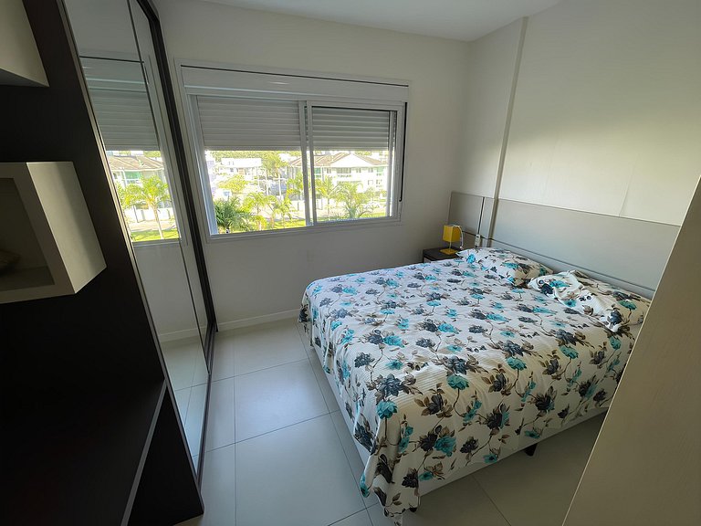 cód 56 - Apartamento á 300M do mar