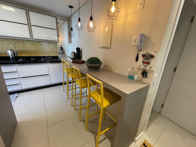 cód 56 - Apartamento á 300M do mar