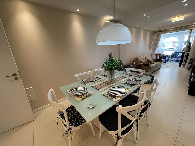 cód 56 - Apartamento á 300M do mar