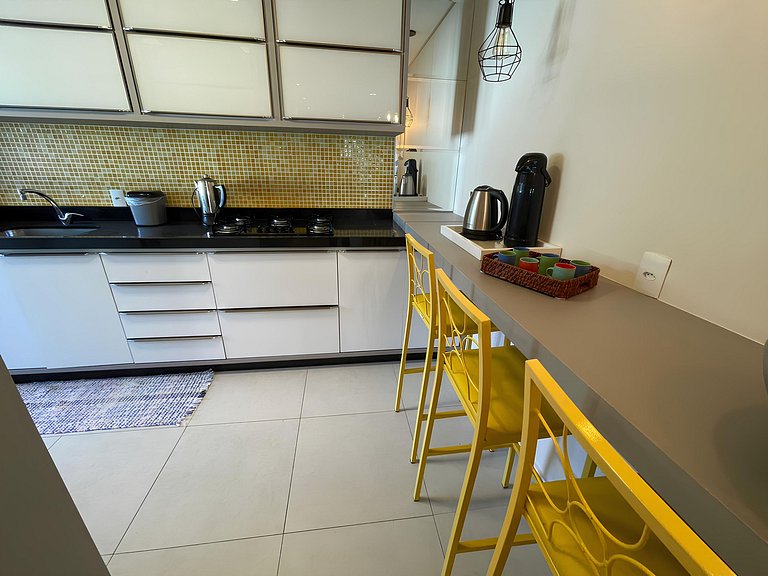 cód 56 - Apartamento á 300M do mar