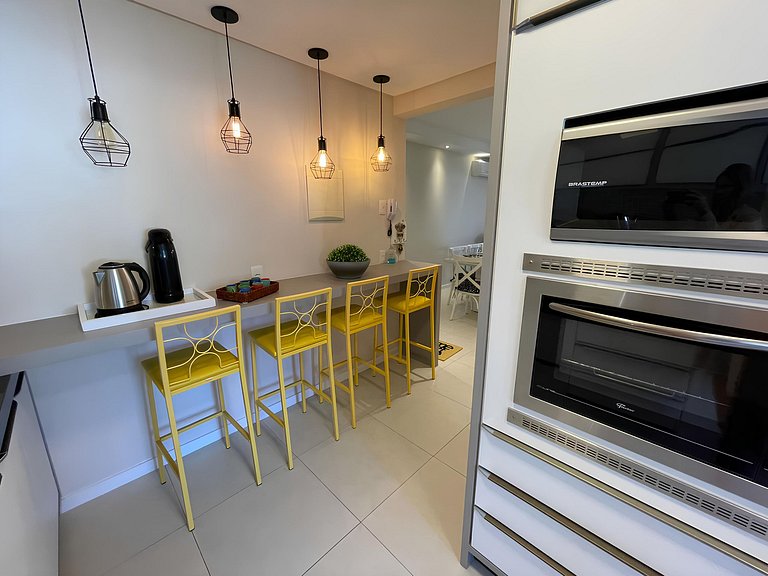 cód 56 - Apartamento á 300M do mar