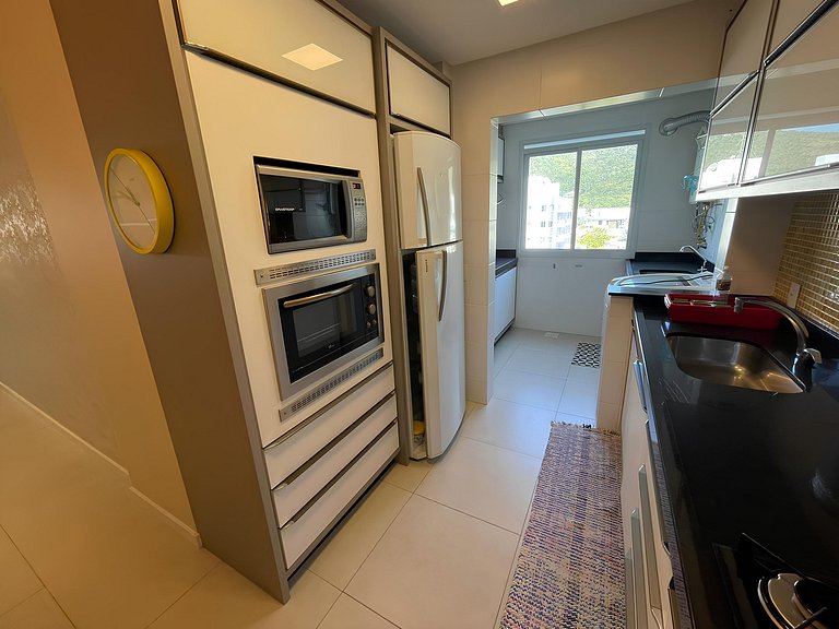 cód 56 - Apartamento á 300M do mar