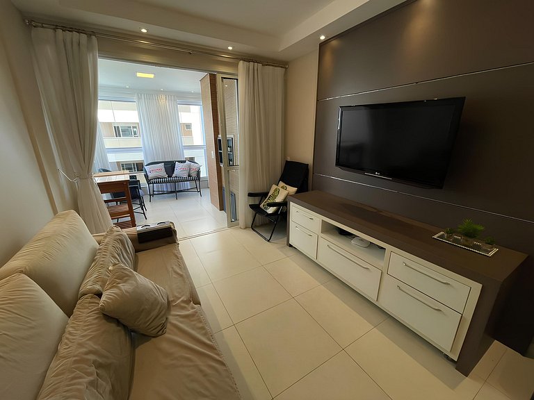 cód 56 - Apartamento á 300M do mar