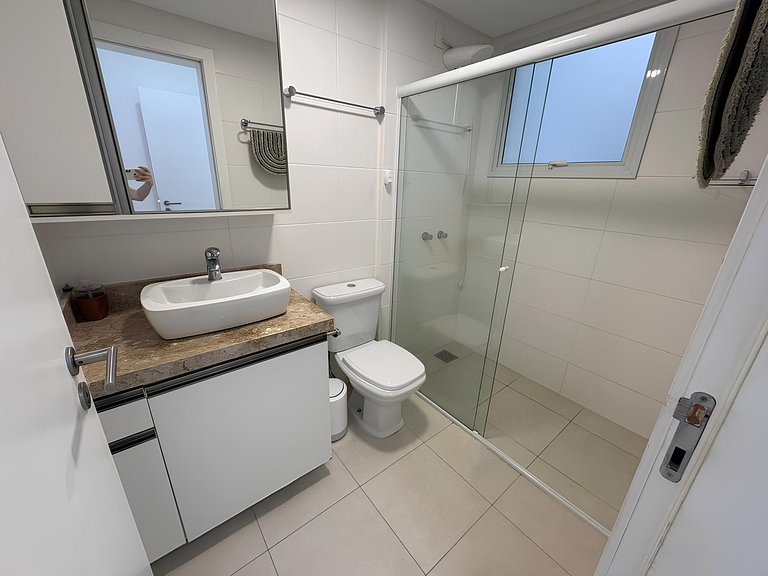 Cód 58 - Apartamento de 2 suítes com piscina.