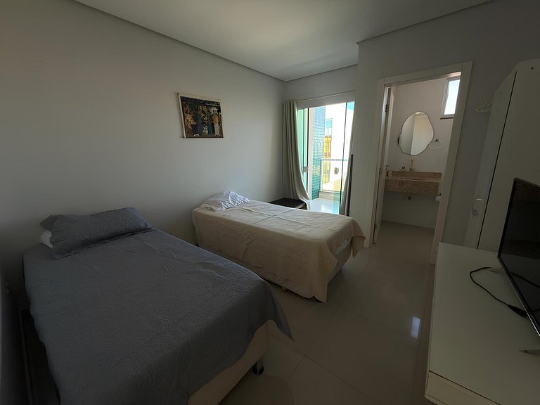Cód 62- Cobertura com ampla vista para o mar.