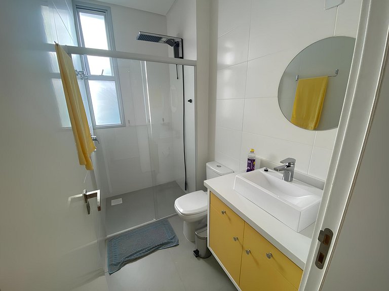 Cód 66 - Excelente apartamento á 350 do mar