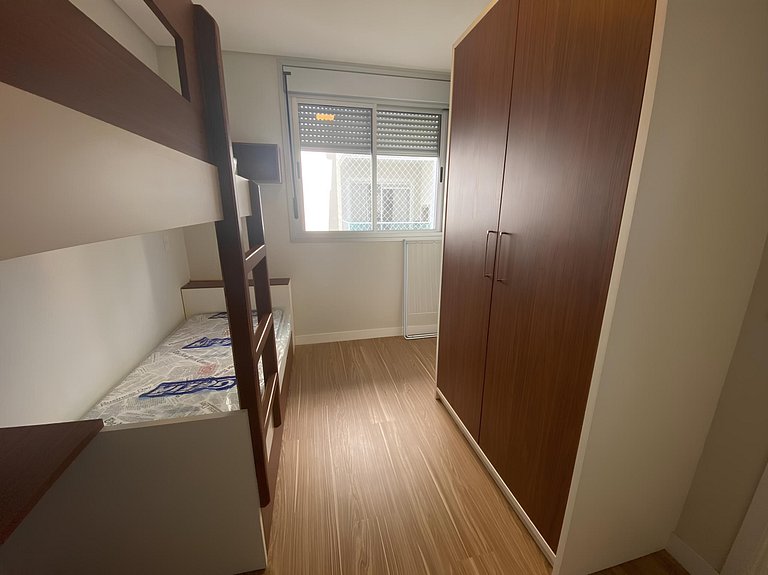 Cód 66 - Excelente apartamento á 350 do mar