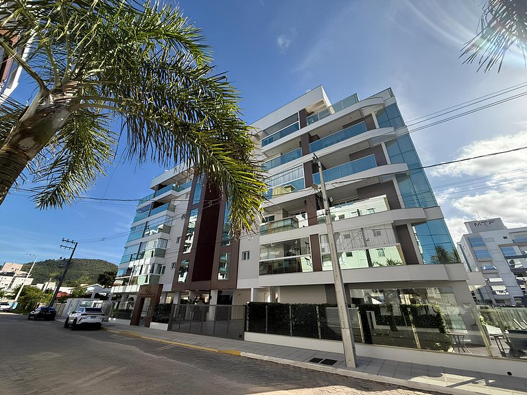 Cód 68 - Apartamento á 200m do mar
