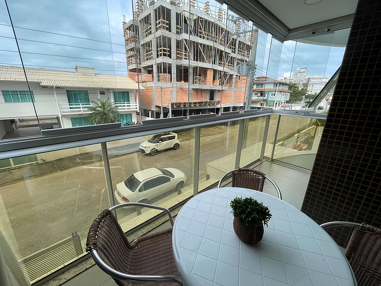 Cód 68 - Apartamento á 200m do mar