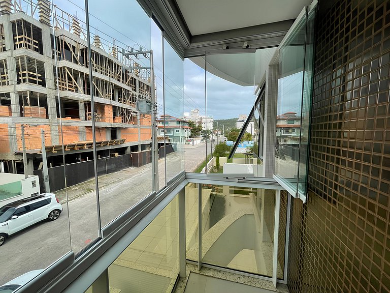 Cód 68 - Apartamento á 200m do mar