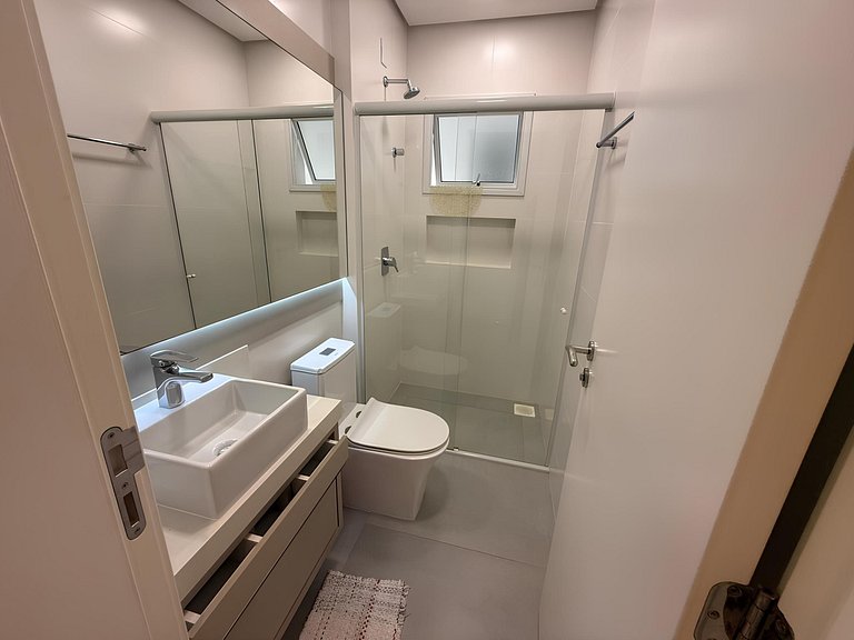 Cód 68 - Apartamento á 200m do mar