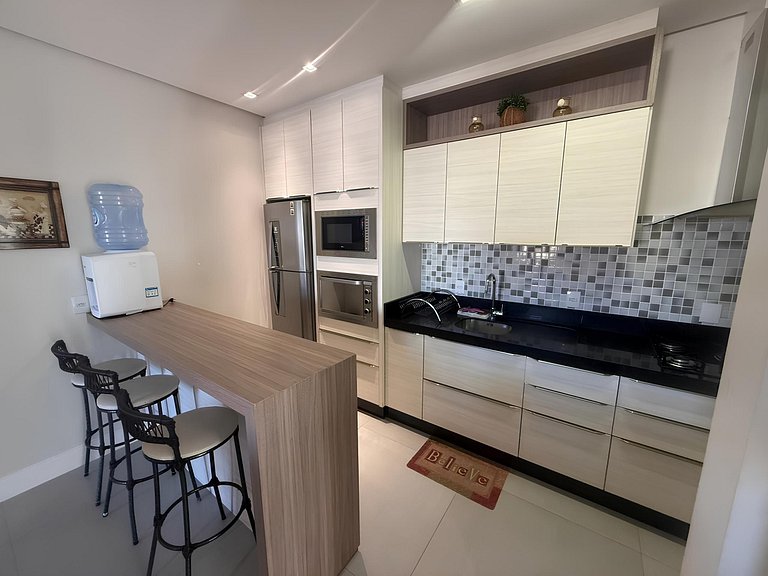 Cód 68 - Apartamento á 200m do mar