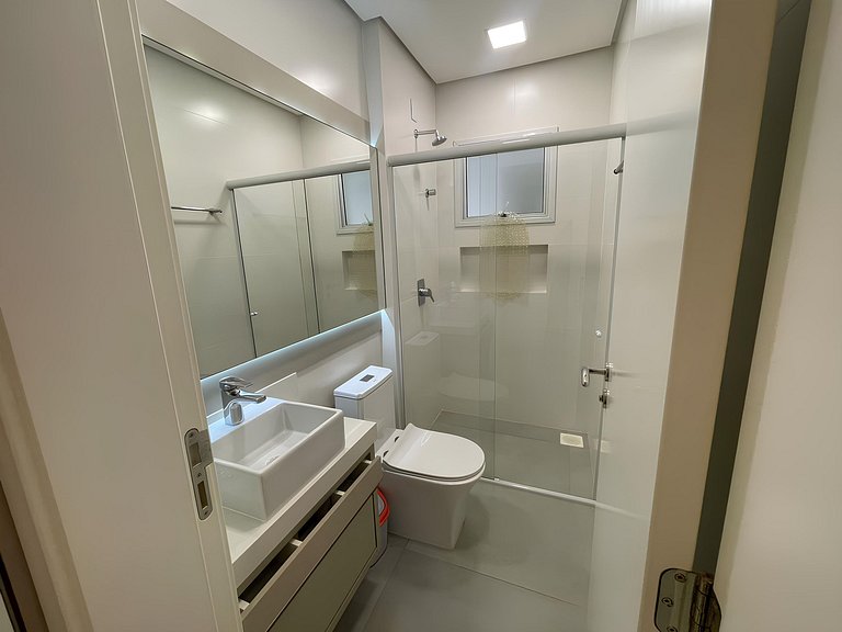 Cód 68 - Apartamento á 200m do mar