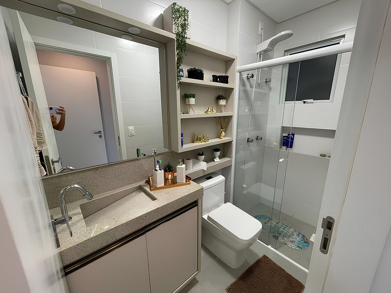 Cód 76 - Apartamento especular á 180 m do mar