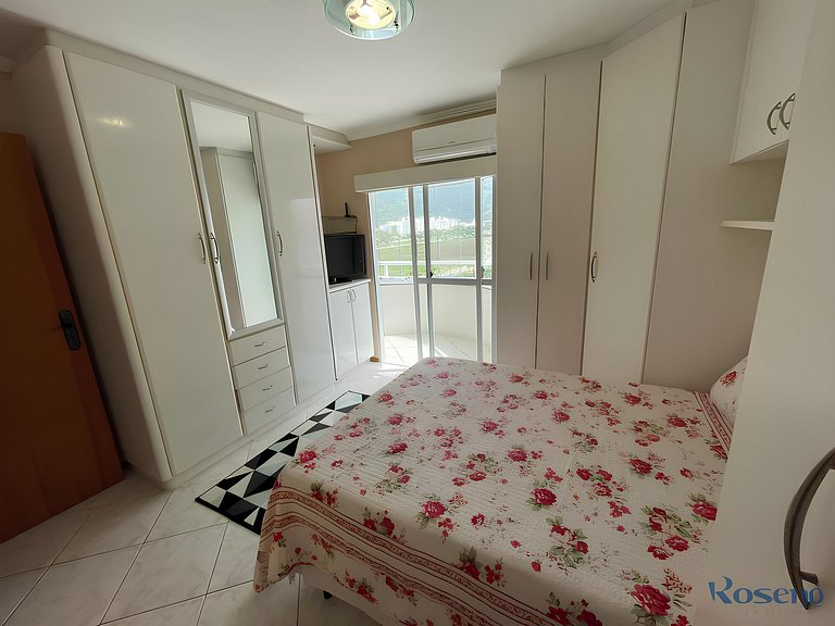 Cód 77 - Apto com 3 dorm e vista mar no Corsário
