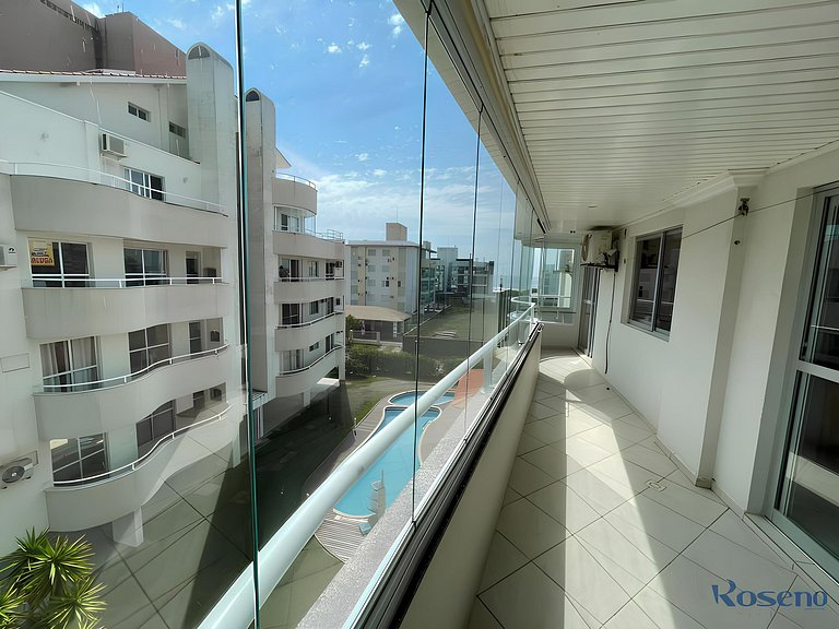 Cód 77 - Apto com 3 dorm e vista mar no Corsário