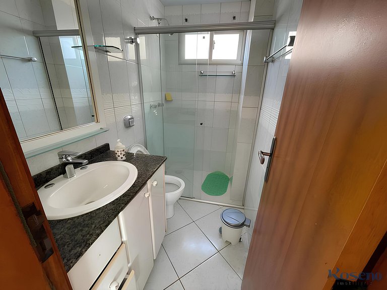 Cód 77 - Apto com 3 dorm e vista mar no Corsário
