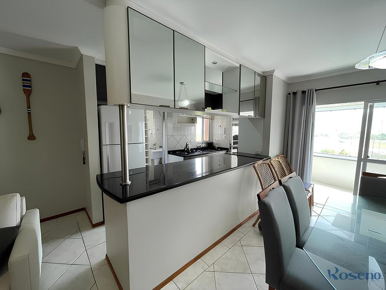 Cód 77 - Apto com 3 dorm e vista mar no Corsário
