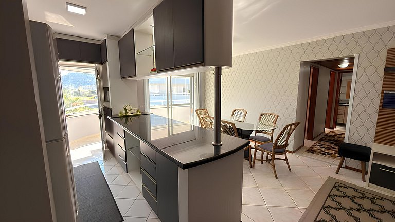 Cód 77 - Apto com 3 dorm e vista mar no Corsário