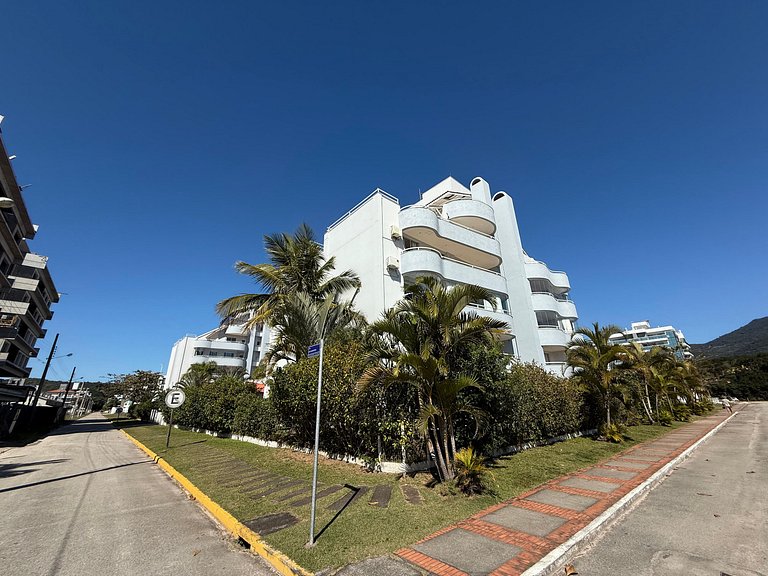 Cód 78 - Belo apartamento à 80m do mar