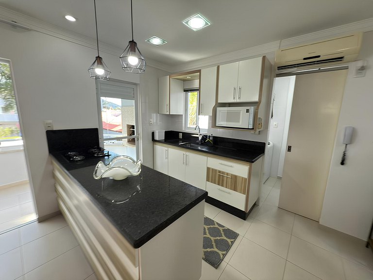 Cód 78 - Belo apartamento à 80m do mar